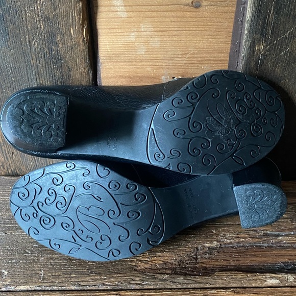 Brighton “Debra” Croc Pumps - Picture 6 of 7